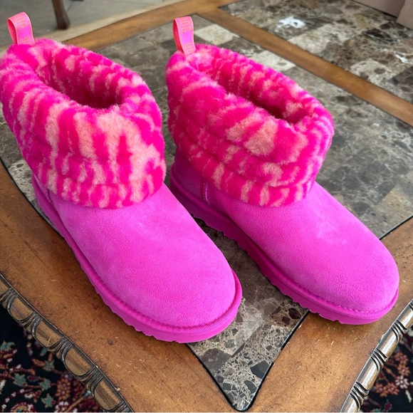 Authentic UGG Fluff Mini Quilted Zebra Boots - Picture 4 of 12
